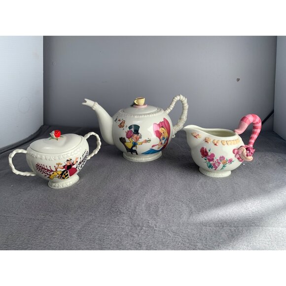 Disney Alice In Wonderland Porcelain Tea Set Teapot Sugar Bowl & Creamer Danby M - Picture 15 of 16